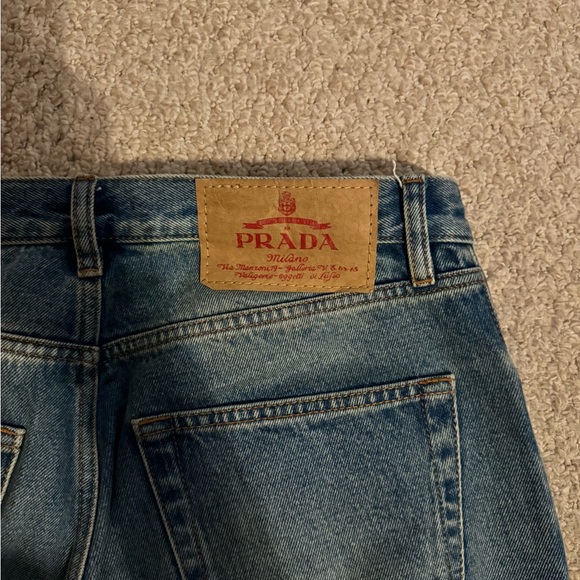 Prada - Picture 3 of 9